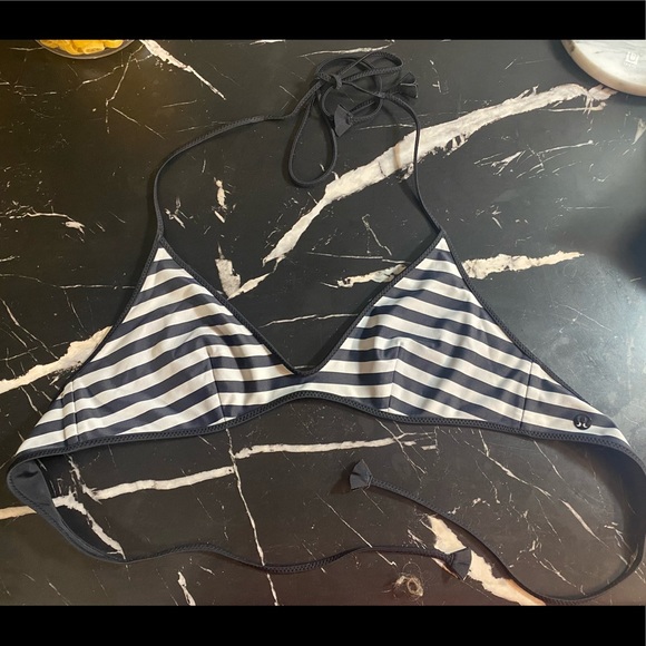 Reversible bikini top